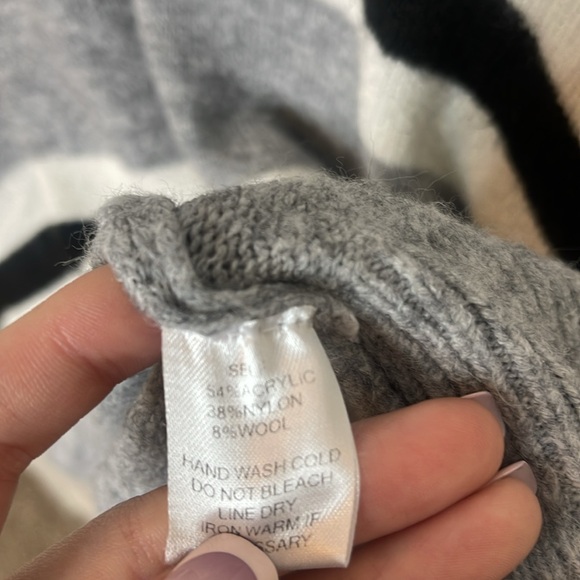 🐼Newbury Kustom Sweater 🐼 - Picture 5 of 6